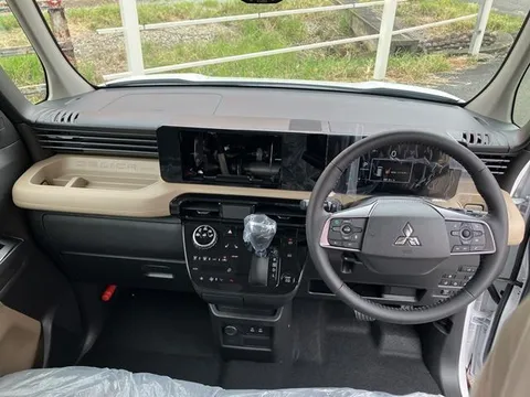 Mitsubishi Delica Mini