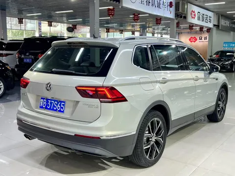 Volkswagen Tiguan L