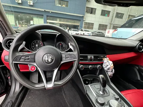 Alfa Romeo Giulia