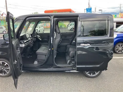 Suzuki Spacia Custom