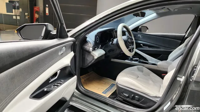 Hyundai Elantra (Avante)