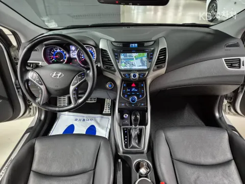 Hyundai Elantra (Avante)