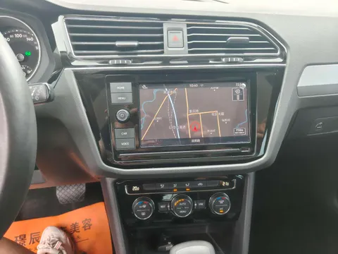 Volkswagen Tiguan L
