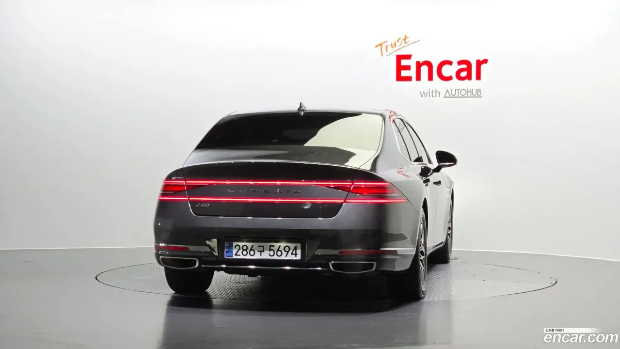 Genesis G90