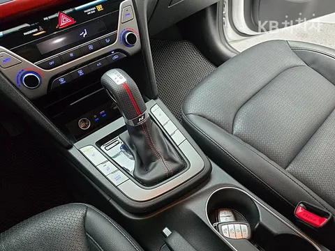 Hyundai Elantra (Avante)