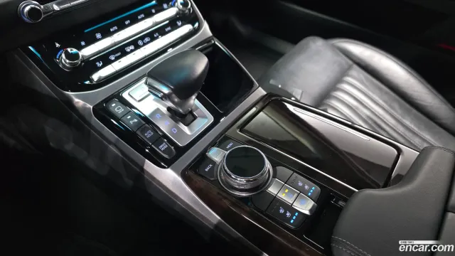 Genesis G90 (EQ900)