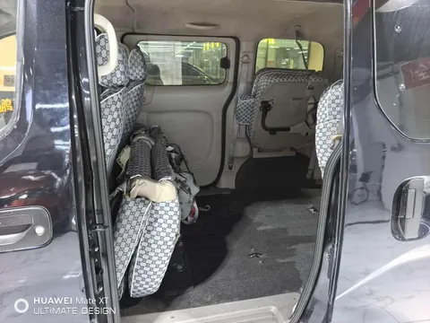 Nissan NV200