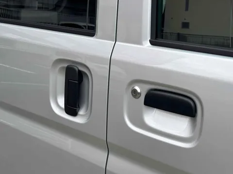 Nissan Clipper Van