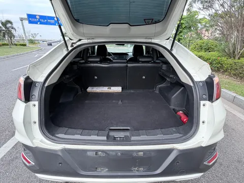 Venucia T90