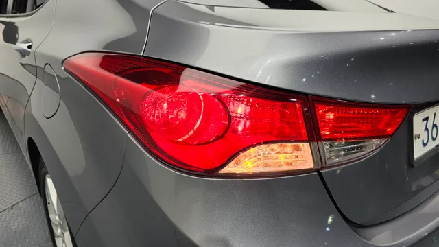 Hyundai Elantra (Avante)