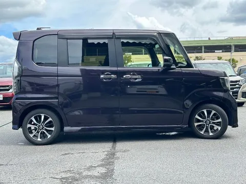 Honda N-BOX Custom