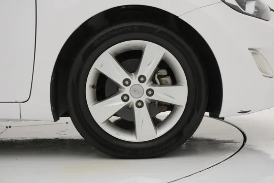 Hyundai Elantra (Avante)