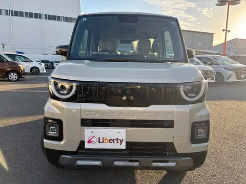 Mitsubishi Delica Mini