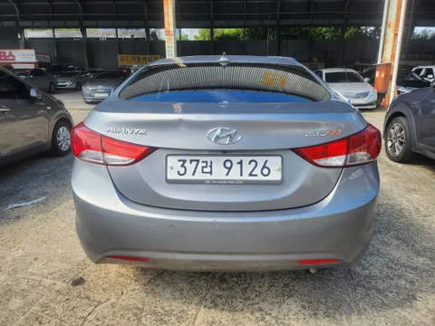 Hyundai Elantra (Avante)