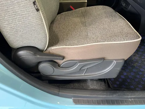 Daihatsu Mira Tocot