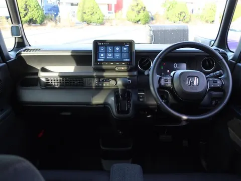 Honda N-BOX Custom