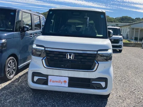 Honda N-BOX Custom