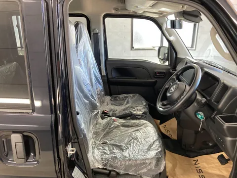 Nissan Clipper Van