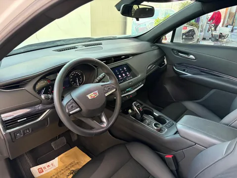 Cadillac XT4