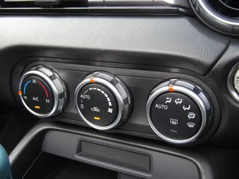 Mazda MX-5 (Roadster)