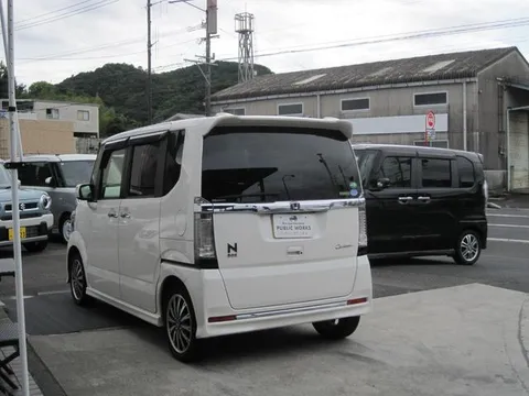 Honda N-BOX Custom