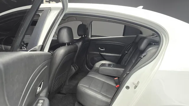 Renault SM3