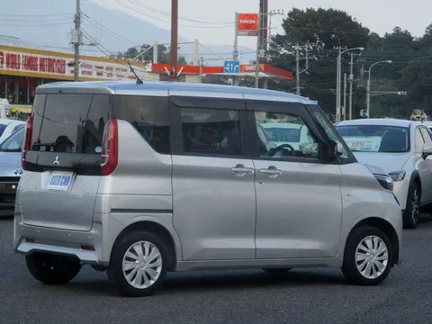 Mitsubishi eK Space