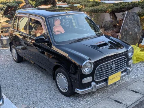 Daihatsu Mira Gino