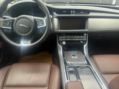 Jaguar XFL