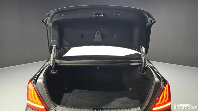 Genesis G90 (EQ900)