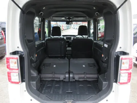 Toyota Pixis Mega