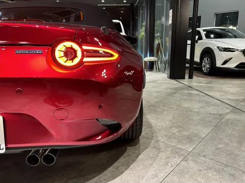 Mazda MX-5 (Roadster)