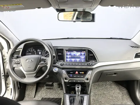 Hyundai Elantra (Avante)