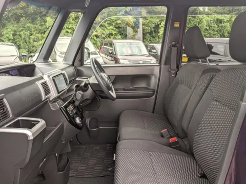 Toyota Pixis Mega