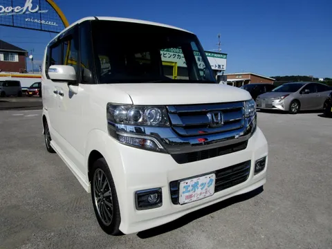 Honda N-BOX Custom