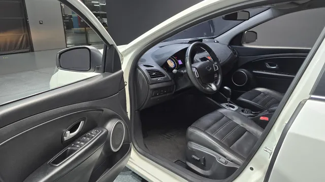 Renault SM3