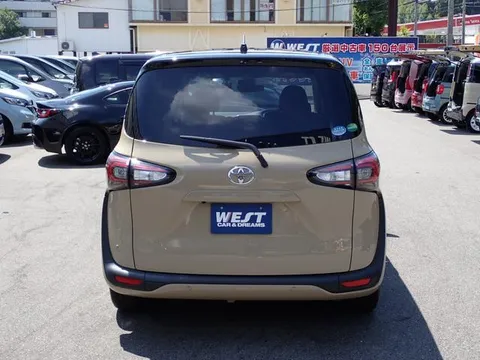 Toyota Sienta