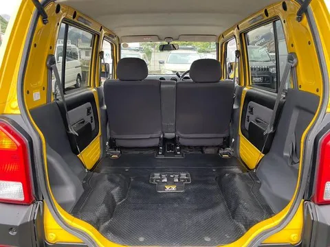 Daihatsu Naked