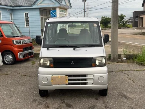 Mitsubishi Minicab Van