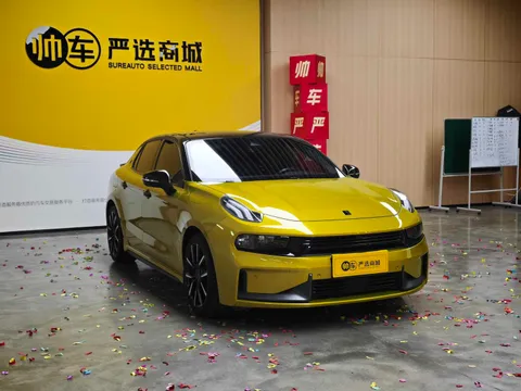 Lynk & Co 03