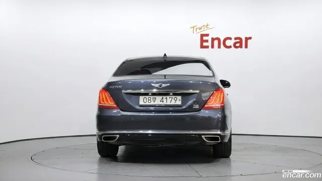 Genesis G90 (EQ900)