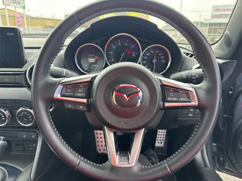 Mazda MX-5 (Roadster)