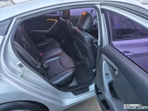 Hyundai Elantra (Avante)