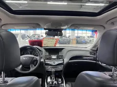 Infiniti Q70