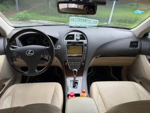 Lexus ES