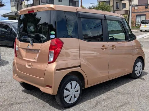 Mitsubishi eK Space