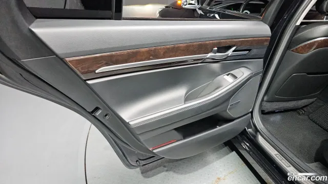Genesis G90 (EQ900)