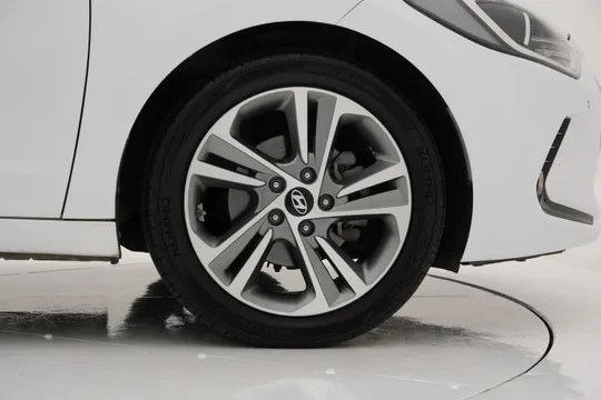 Hyundai Elantra (Avante)
