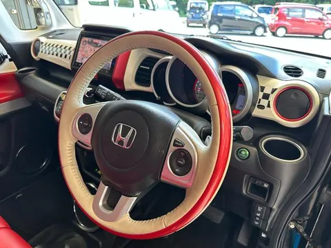Honda N-BOX Slash