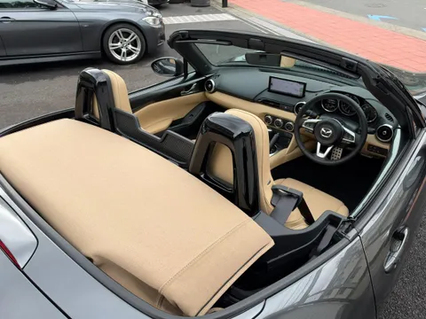 Mazda MX-5 (Roadster)